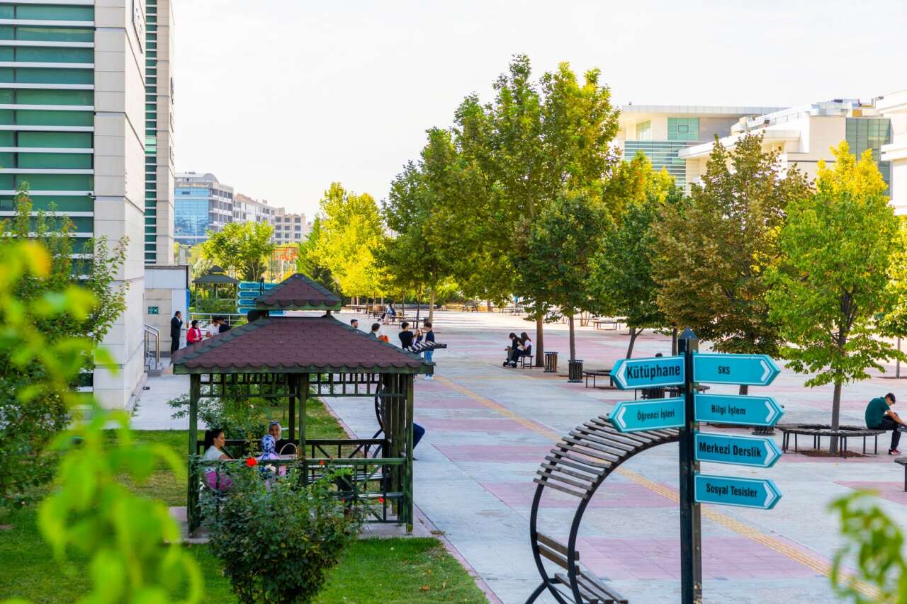 Konya'da üniversite arayanlar dikkat! Hem kendi pisti var hem %30 bursu 9